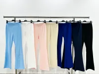 Mujer de Fondos del mayorista de ropa LILIMODA新雅 en Francia