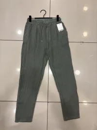 Unisex's Bottoms from clothing wholesaler 君达贸易 JUNDA TRADING in Italy
