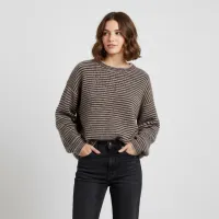 Kadınlar'in En fazla'si SWEEWË giyim toptancısından Fransa'te