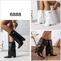 MulherSapatos de distribuidor de roupas Bella shoes em Itália