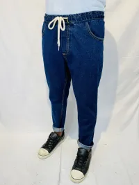 HomemCalças/Saia de distribuidor de roupas Zanko srl em Itália