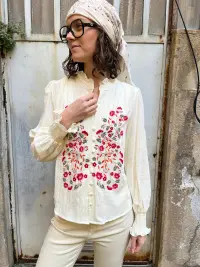 Женщины's Топы от оптового продавца одежды Carla Raffi в Франция