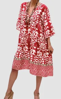 MulherVestidos de distribuidor de roupas POLITA MODA em Portugal