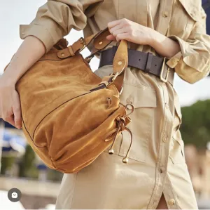 Mujer de Bolsos del mayorista de ropa HU GROUP ITALIA en Italia