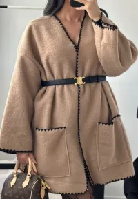 Mujer de Abrigo del mayorista de ropa forrella (Léa.J) en Francia