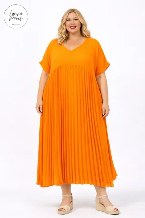 Large-sized's Dresses from clothing wholesaler Laura Paris in France
