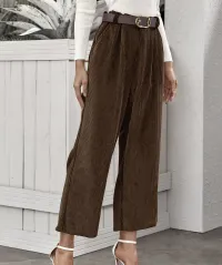 MulherCalças/Saia de distribuidor de roupas C.Constantia em França