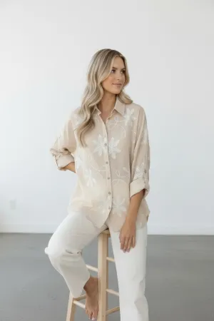 MulherTops de distribuidor de roupas C.Constantia em França