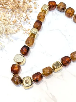 Jewelry from clothing wholesaler Loloyaya in France