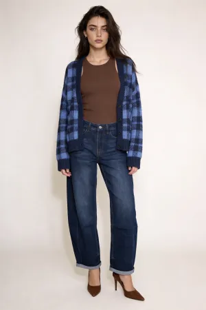 MulherCasacos de distribuidor de roupas 3D DEMIN em Itália