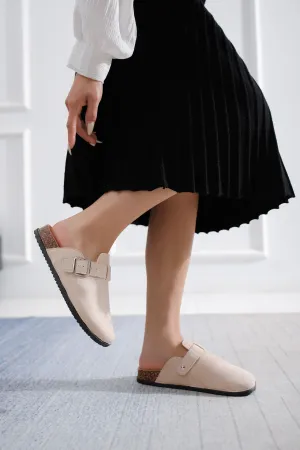 Women's Shoes from clothing wholesaler LA BOTTINE SOURIANTE in France