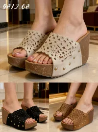 Women's Shoes from clothing wholesaler HUATONG CALZATURE in Italy