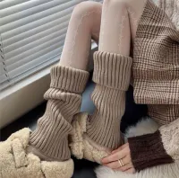 Calze per Donne dal grossista di abbigliamento Tania in Francia