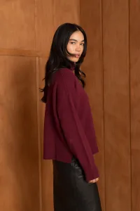 MulherTops de distribuidor de roupas jw.atelier (J AND W) em França