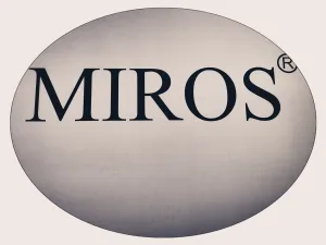 Distribuidor de roupas miros em Itália