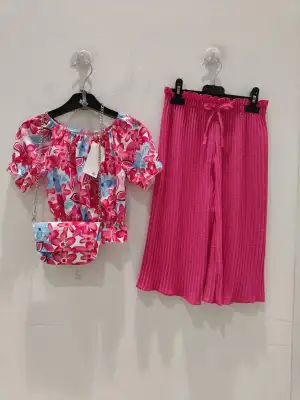 Women's Tops from clothing wholesaler Chiarakids瑞兴 in Italy