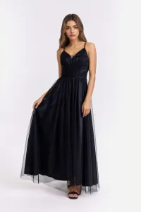 MulherVestidos de distribuidor de roupas BEH em Itália