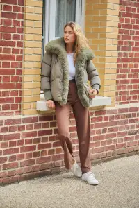 Giacche/Cappotti per Donne dal grossista di abbigliamento Giovanni Paris in Francia