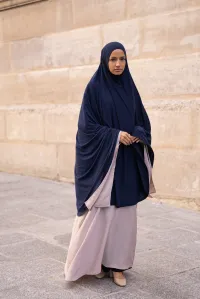 Mujer de Abrigo del mayorista de ropa AAWOE ABAYA en Francia