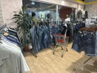 Jeans per Unisex dal grossista di abbigliamento Massimo srl in Italia