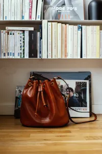 Unisexo de Bolsos del mayorista de ropa CHERRY LEATHER en Francia