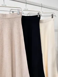 Pantaloni/Gonne per Donne dal grossista di abbigliamento Calvin keidy sl in Spagna