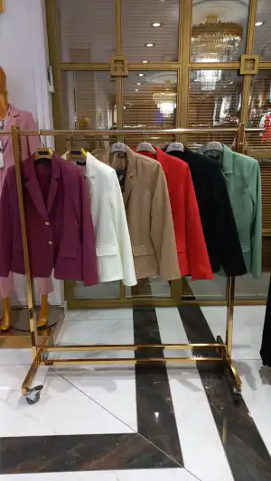 Mujer de Abrigo del mayorista de ropa Rodnik fashion en Turquía