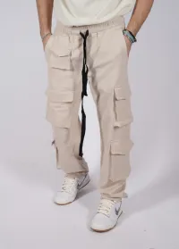 HomemCalças/Saia de distribuidor de roupas ADON.MILANO em Itália