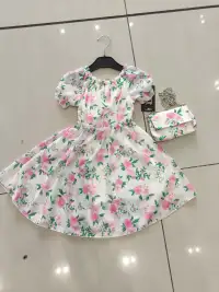 Vestidos del mayorista de ropa Chiarakids瑞兴 en Italia