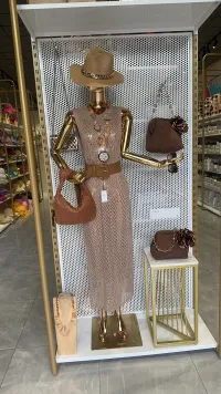 Vestiti per Donne dal grossista di abbigliamento New star srls in Italia