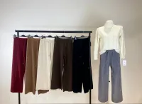 Pantaloni/Gonne per Donne dal grossista di abbigliamento GIOVE SRL in Italia