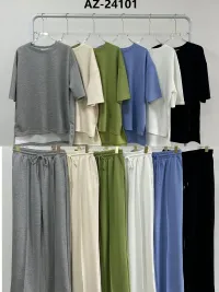 Unisex'in En fazla'si Azalea giyim toptancısından Fransa'te