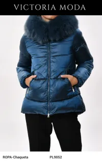 Mujer de Abrigo del mayorista de ropa Victoria Moda en España