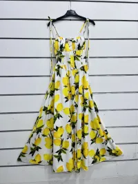 Mujer de Vestidos del mayorista de ropa Chiara Moda en Italia