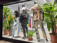 Top/Maglie per Uomini dal grossista di abbigliamento 新金达莱 Newstyle ingrosso uomo in Italia