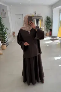 MulherVestidos de distribuidor de roupas LINDA Z em França