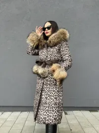 Mujer de Abrigo del mayorista de ropa PPH Bizar Sylwia Bies en Polonia