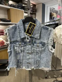 MulherCasacos de distribuidor de roupas Luxydress em França