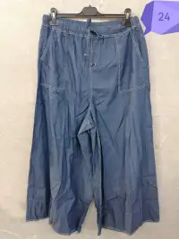 Bas du grossiste en vêtements CJF MODA en Italie