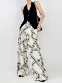 Kadınlar'in En fazla'si yesly sevilla giyim toptancısından İspanya'te