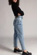 Jeans pour Femmes  du grossiste en vêtements AA SPONTANÉ TEXTILES en France