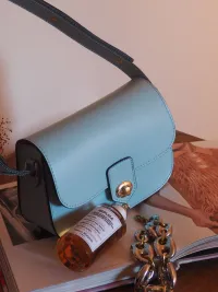 Mujer de Bolsos del mayorista de ropa Le Borsette srl en Italia