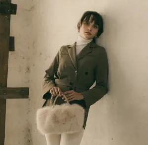 MulherCasacos de distribuidor de roupas SELINA & CO BY HU GROUP ITALIA em Itália