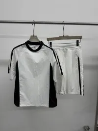 Unisex'in En fazla'si A•W BRAND giyim toptancısından İtalya'te