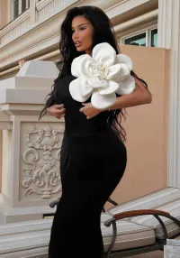 MulherVestidos de distribuidor de roupas MODA ANGELICA em Itália