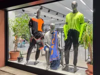 Top/Maglie per Uomini dal grossista di abbigliamento 新金达莱 Newstyle ingrosso uomo in Italia