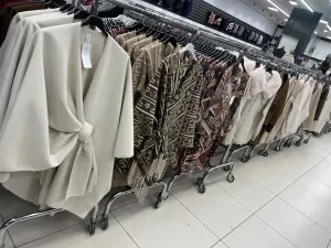 Женщины's Верхняя одежда от оптового продавца одежды H1 Fashion в Италия