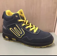 UnissexoSapatos de distribuidor de roupas Silge srl em Itália