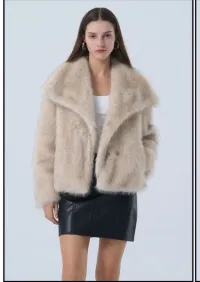 Giacche/Cappotti per Donne dal grossista di abbigliamento MissCarla in Francia