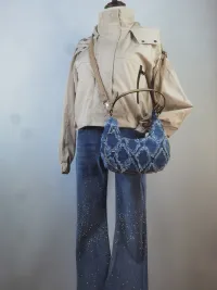 Giacche/Cappotti per Donne dal grossista di abbigliamento fiorentina in Italia